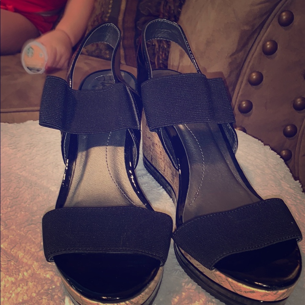 Black cork platforms